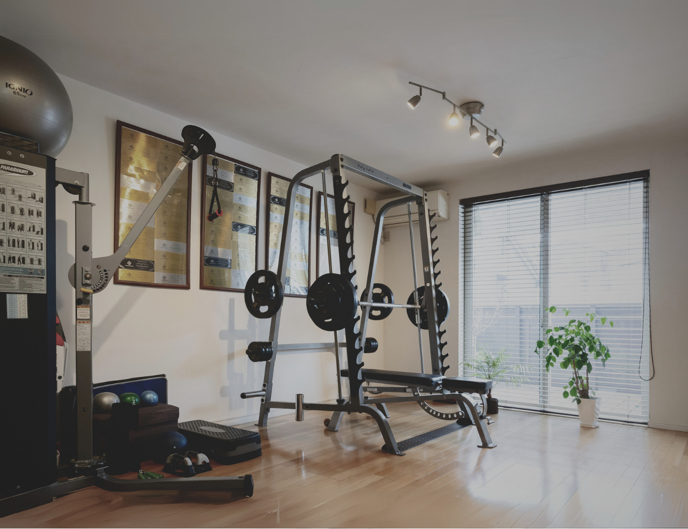 PhysicalBODY外観 半田市のパーソナルジム入口